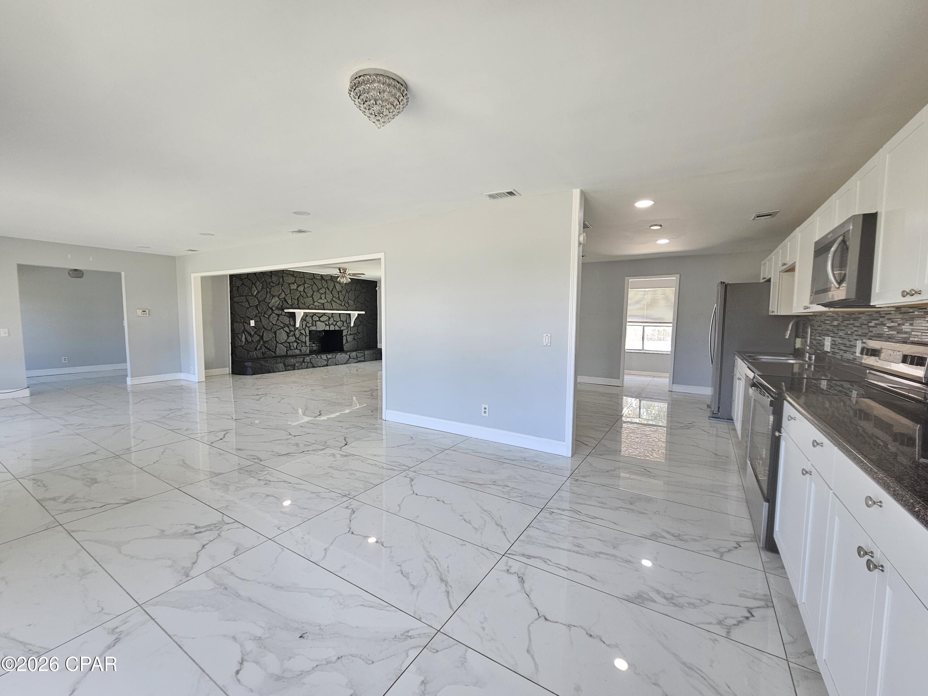 Baywood Shores Est Unit 2 - Residential Lease