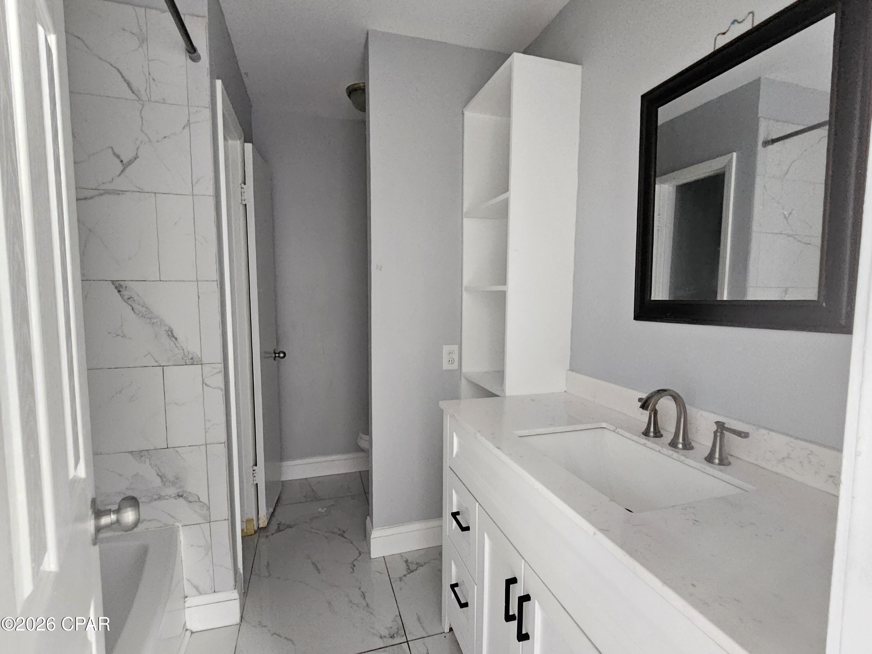 Baywood Shores Est Unit 2 - Residential Lease