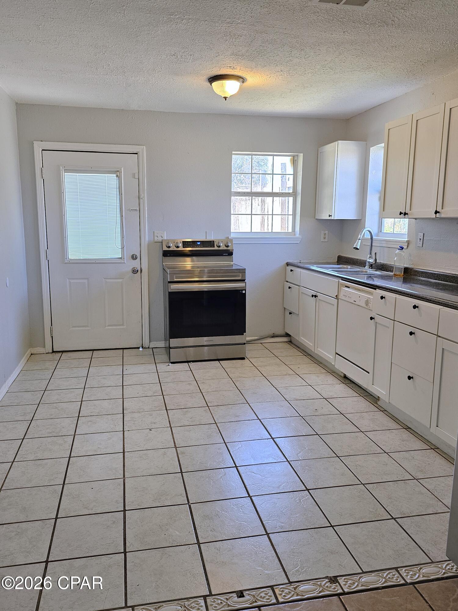 Baywood Shores Est Unit 2 - Residential Lease