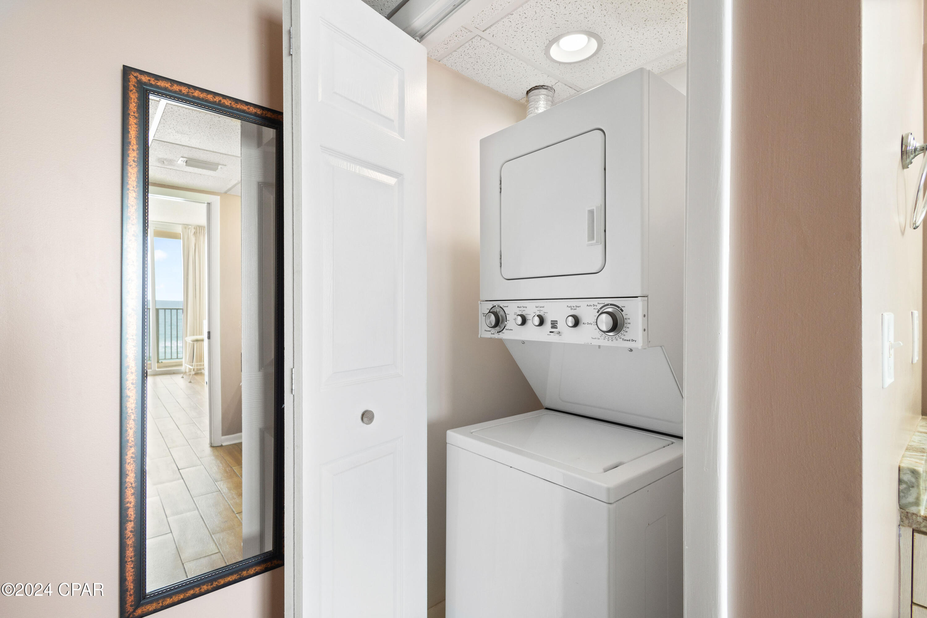 Long Beach Towers III - Residential