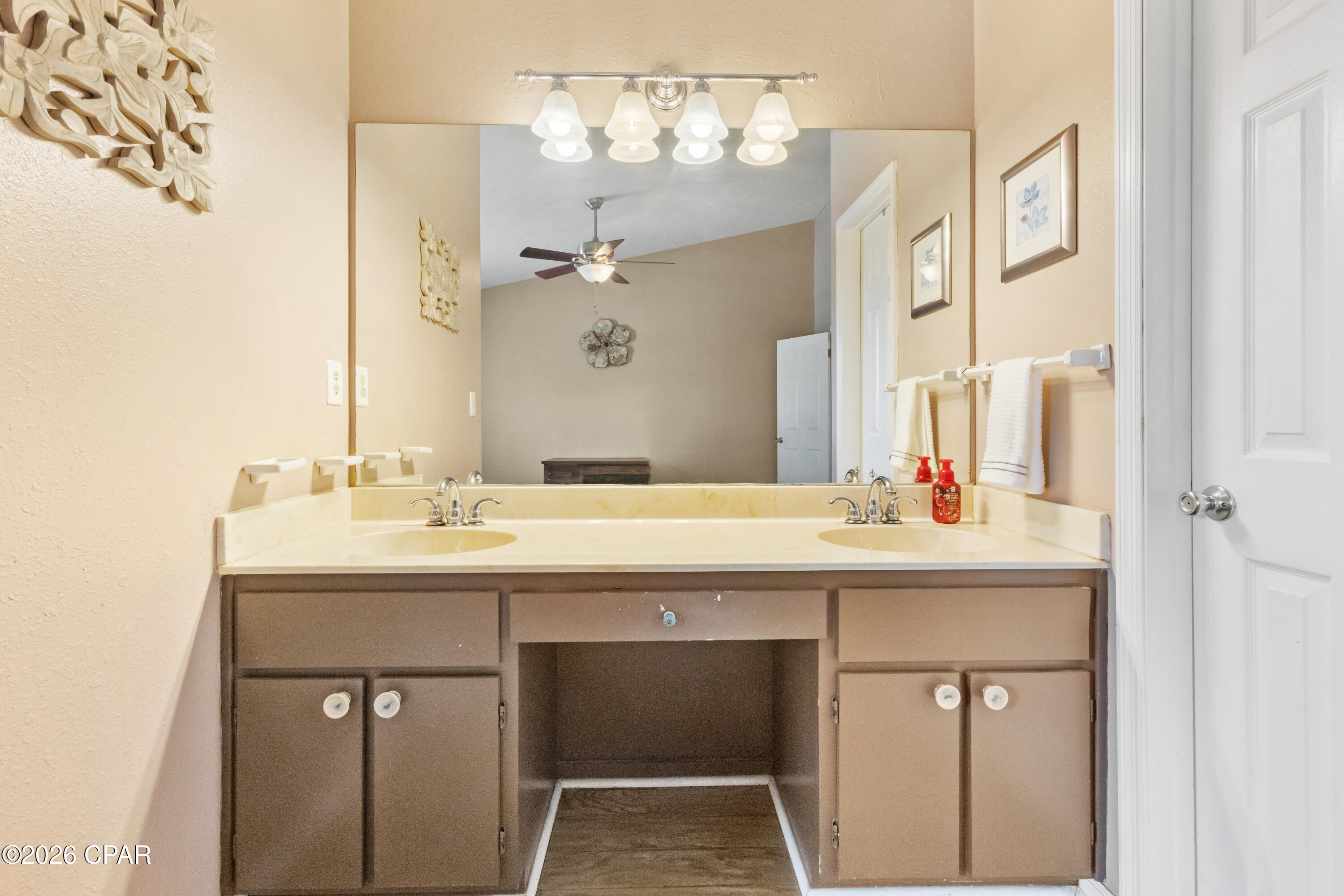 Derby Woods 1st Add - Residential