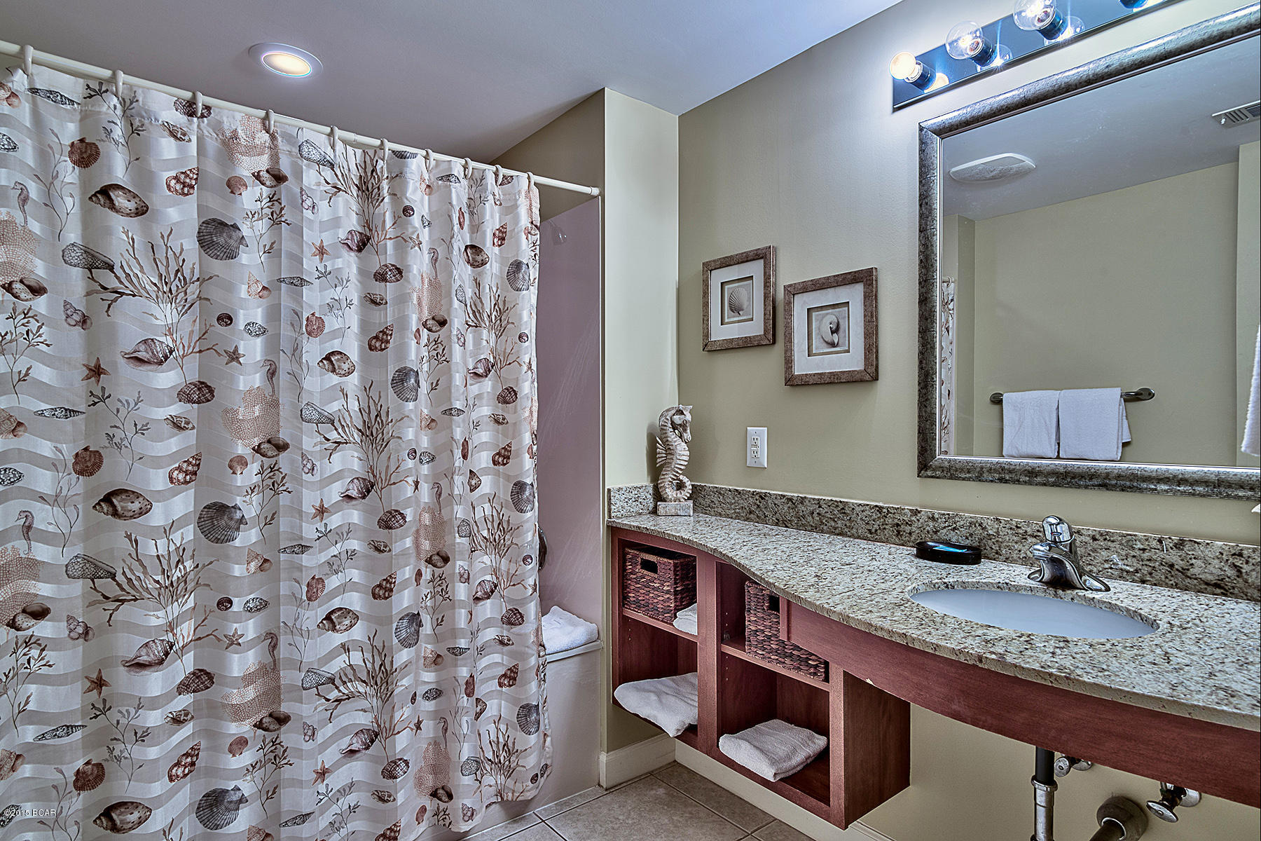 Splash Condo - Residential