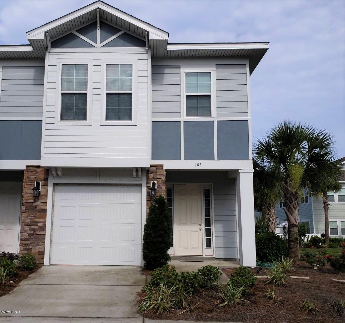 This Waterfall townhome is located in a perfect location that is close to the beach, shopping, restaurants, and features a community pool! This home offers 10' ceilings and a large single car garage. The master and both guest rooms are located on the second floor.