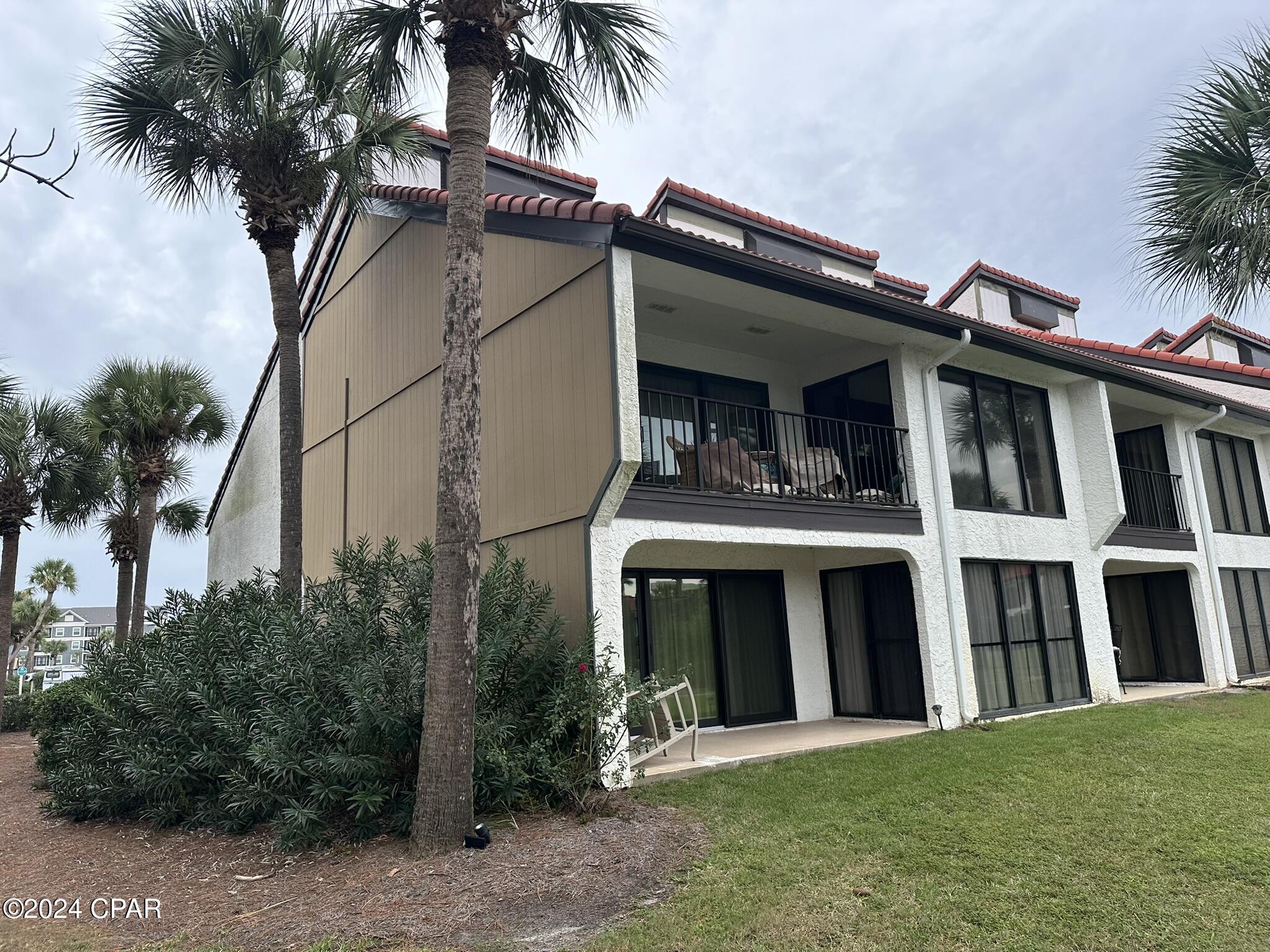 River Oaks Tennis Villas - Residential