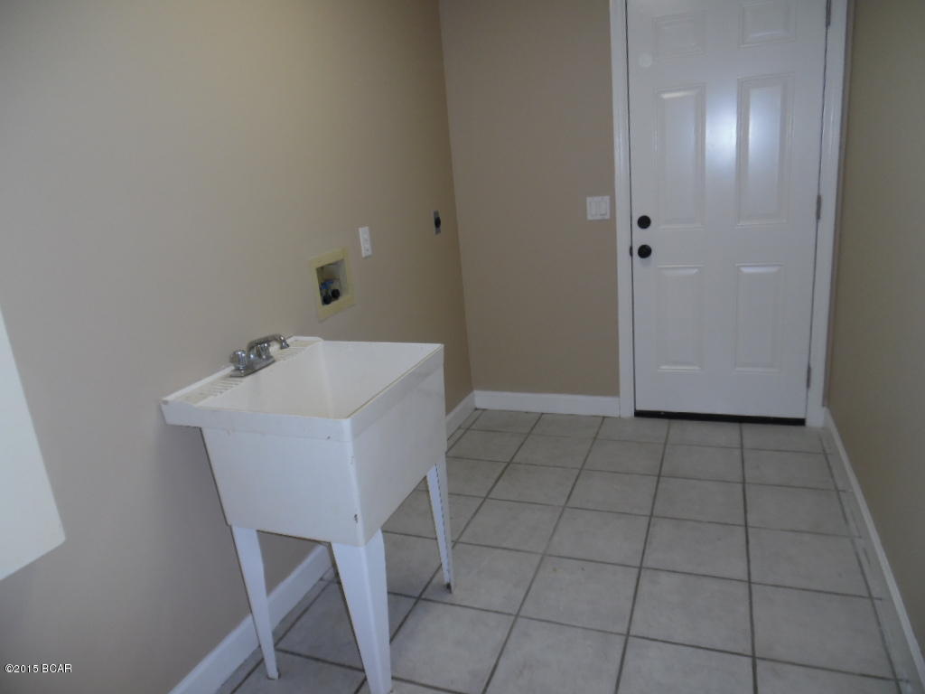 Nicely renovated fully brick home offers 4 bed 3 bath, in a very quite neighborhood of The Woods II Subdivision. This large home features 10ft ceilings, crown molding, and built in cabinets in the Living Room. Home also has new appliances and new interior paint. Seller will offer an allowance up to $500 to owner occupant Buyer's purchase of a home warranty of their choice. ADDITION to normal Buyer closing costs, Buyer pays Doc Stamps on the Deed, closing service fee of $250, electronic recording fee of $27. Seller does not complete mold or problem drywall remediation or provide any type of clearance or certification to the buyer. If asking for closing cost assistance the maximum considered is 3% of the purchase price for owner occupants. Closing cost assistance cannot go towards transfer taxes (doc stamps on the deed) assoc., transfer fees, or any prepaid expenses. Investor sales are not elig. for buyer closing cost assistance. All High Bids will be subject to Seller's approval and the Seller reserves the right to reject any bid.
