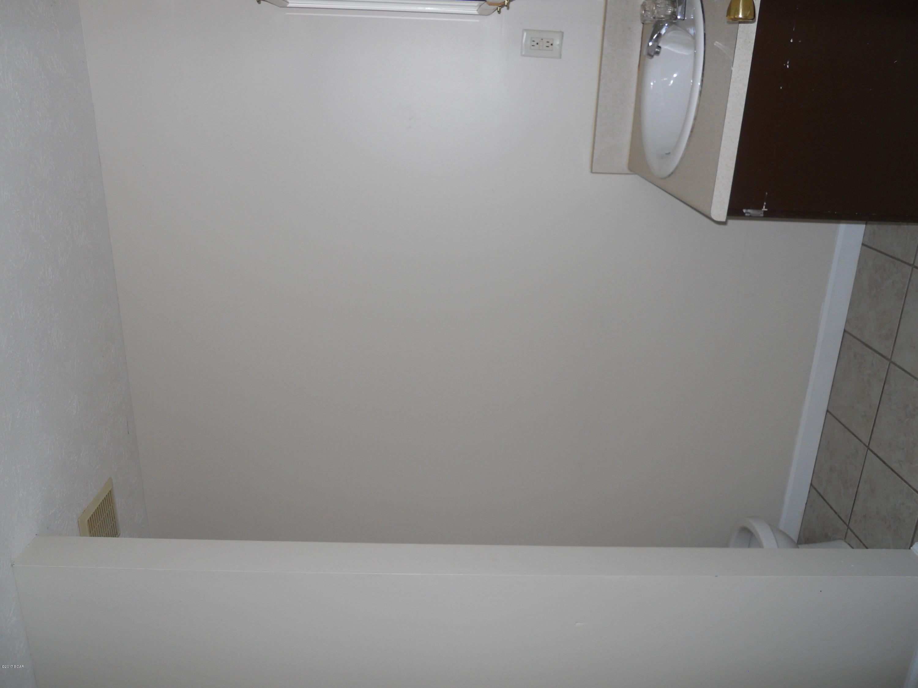Laguna Beach 8th Add - Residential Lease