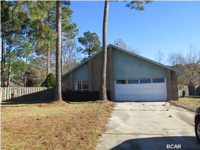 You do not want to miss this spacious home! Located in Callaway Forest, on a cul de sac, this home has a beautiful fireplace and high ceilings. There are also skylights in the master bath and secondary bath. There is plenty of storage throughout the home. Close to T.A.F.B. Key in office on 3/17/15.