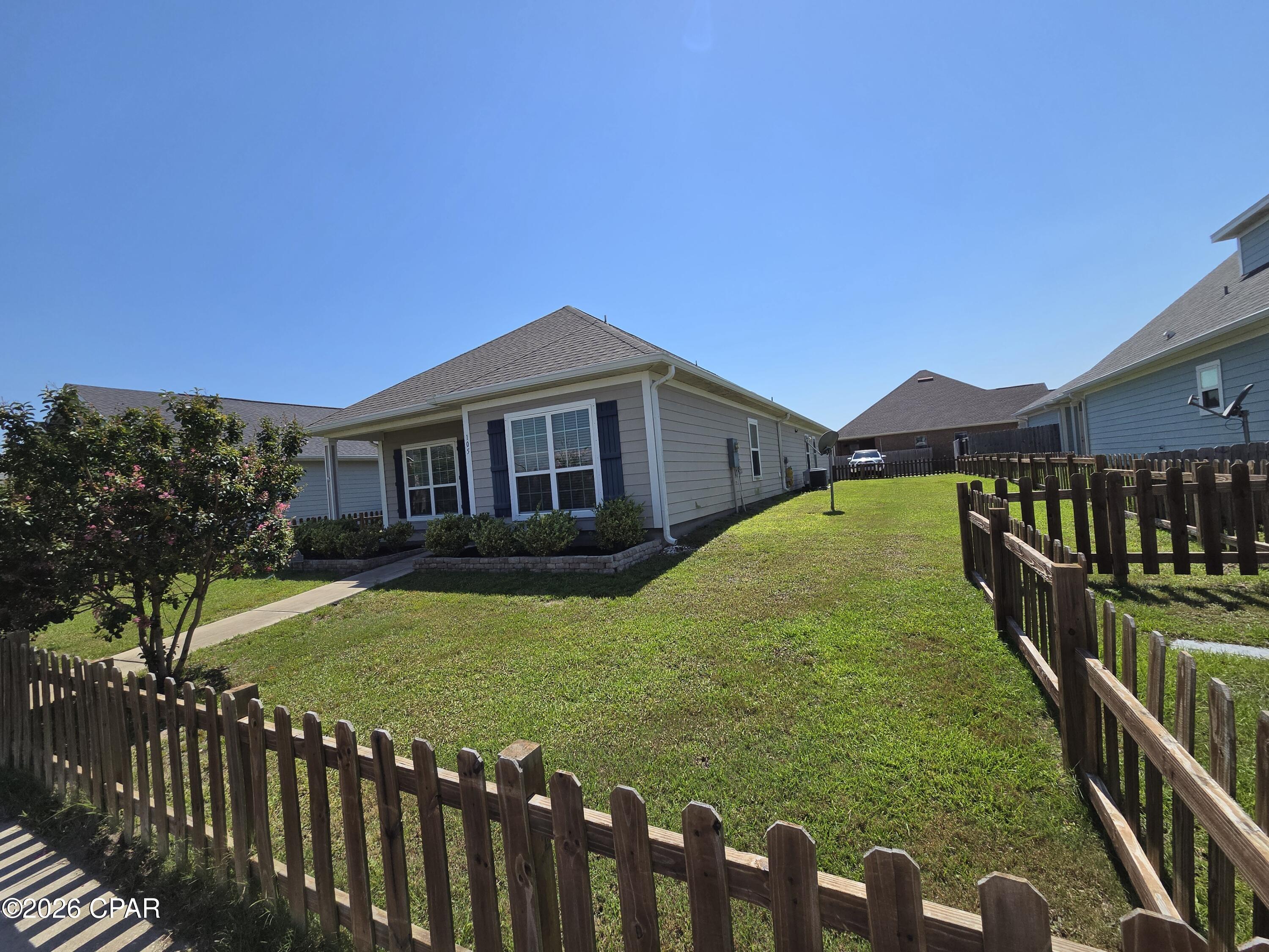 Village Of Mill Bayou/Shoreline Village Ph 1A - Residential Lease