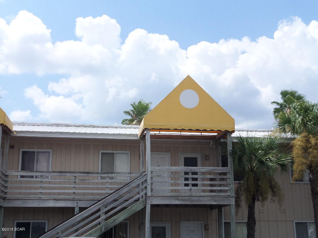 Bay Front Condo!  Breath-taking sunsets over looking the bay from the 2nd floor. Sit by the pool or enjoy full use of the Marina- fishing, diving, and sailing. Convenient to restaurants, shopping, FSU campus & Gulf Coast State College. Just minutes away from Panama City Beach!