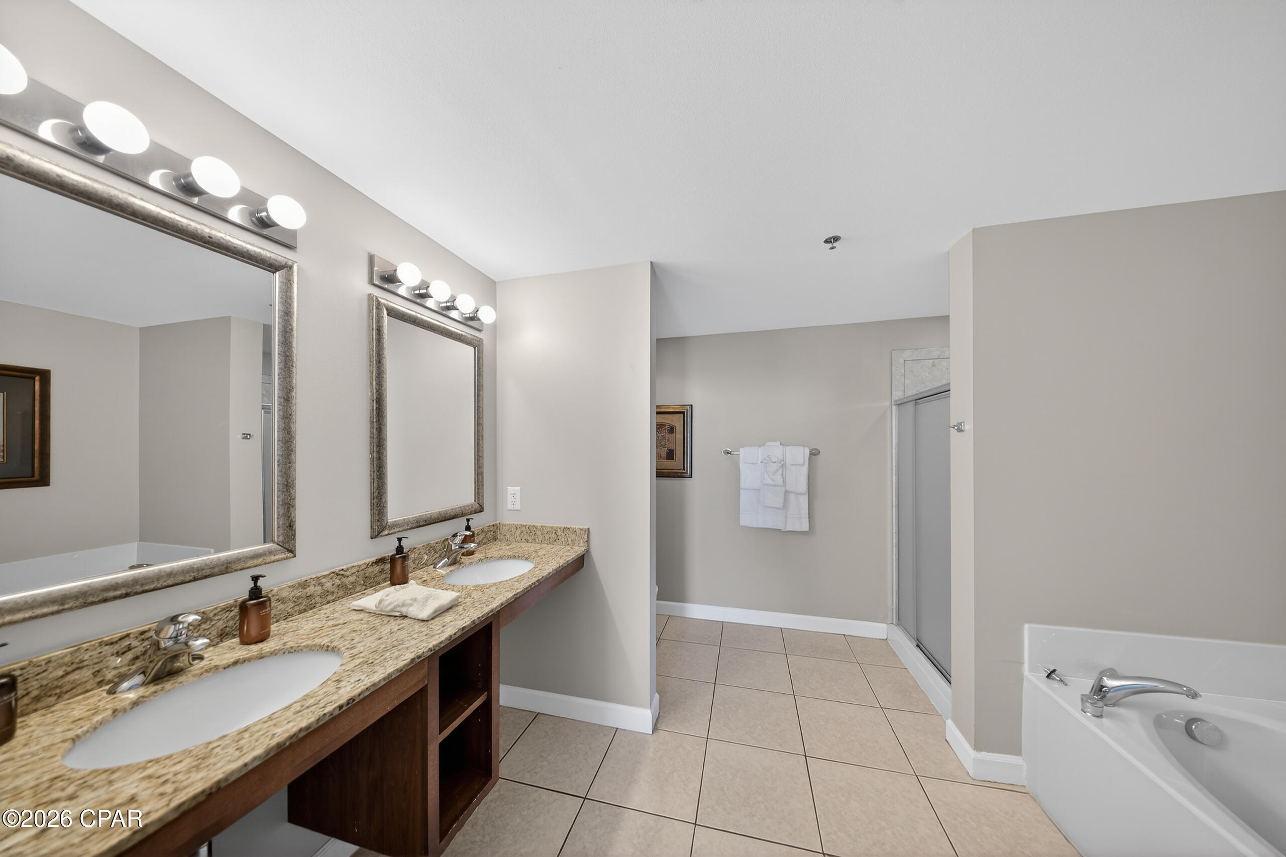Splash Condo - Residential