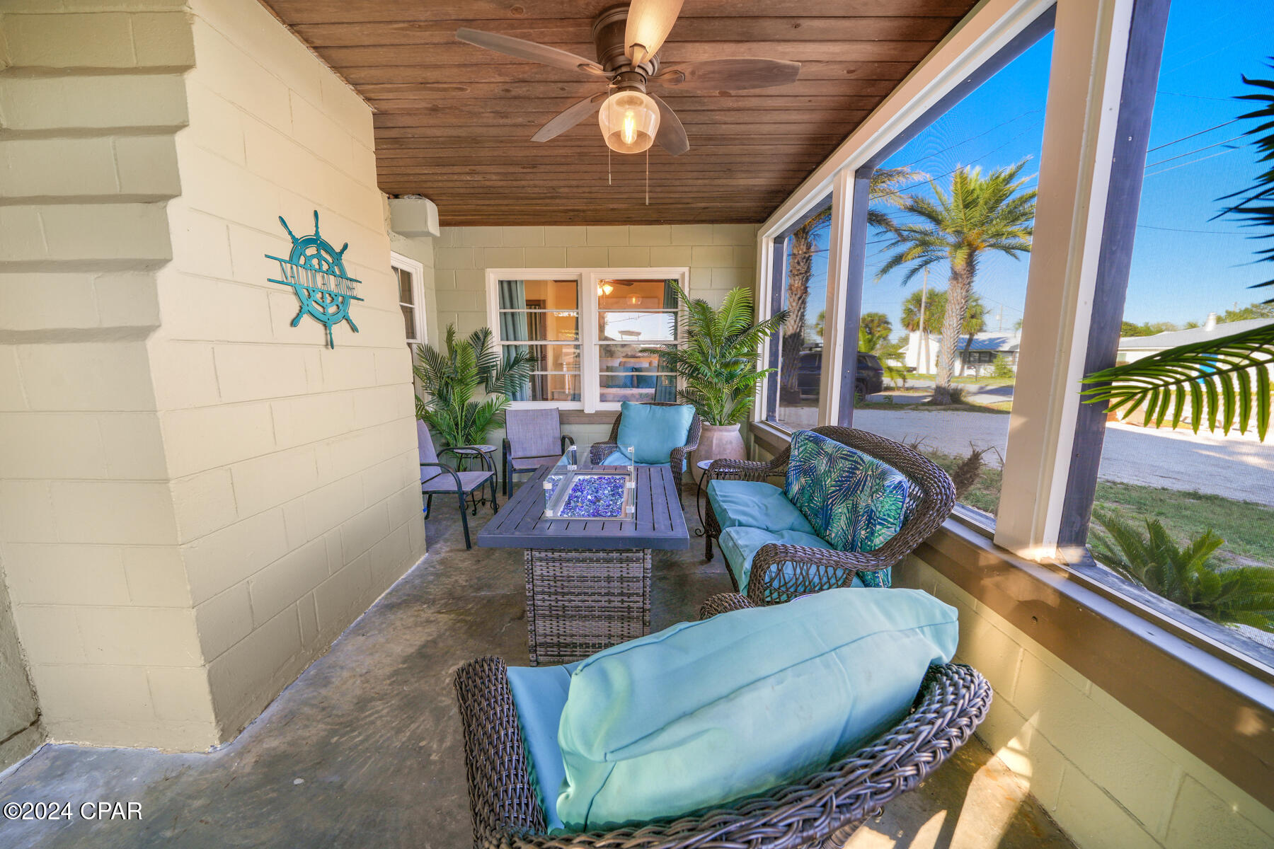 Laguna Beach Estates 1st Add - Residential