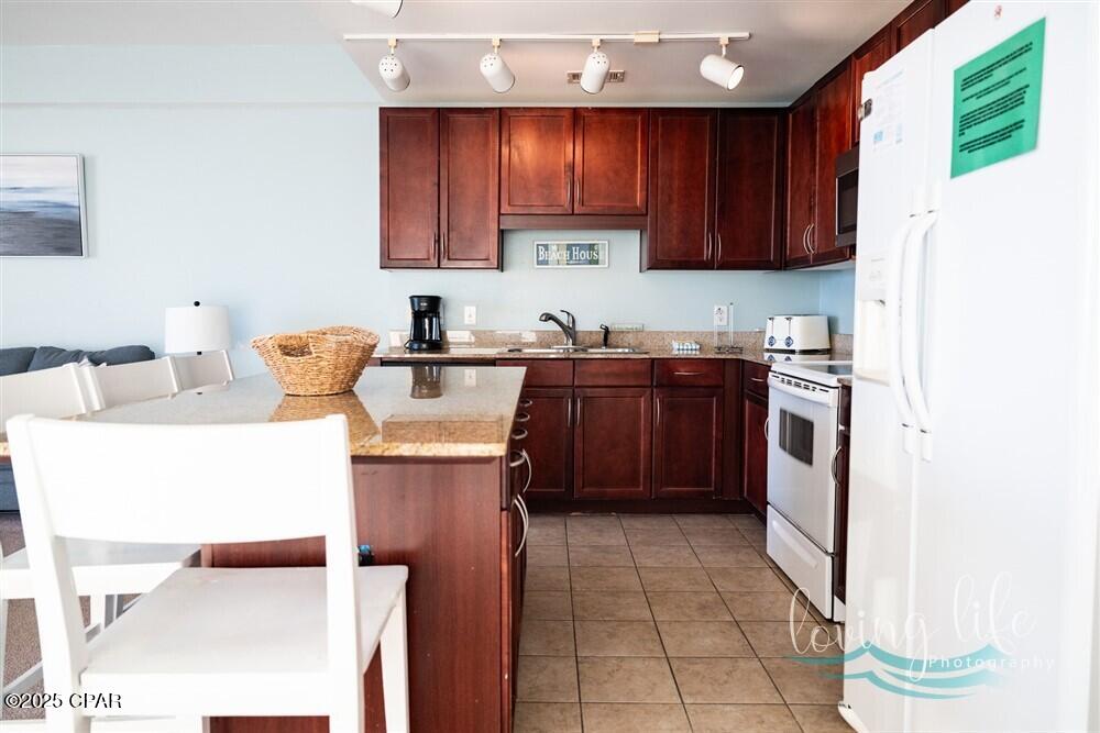 Laketown Wharf - Residential