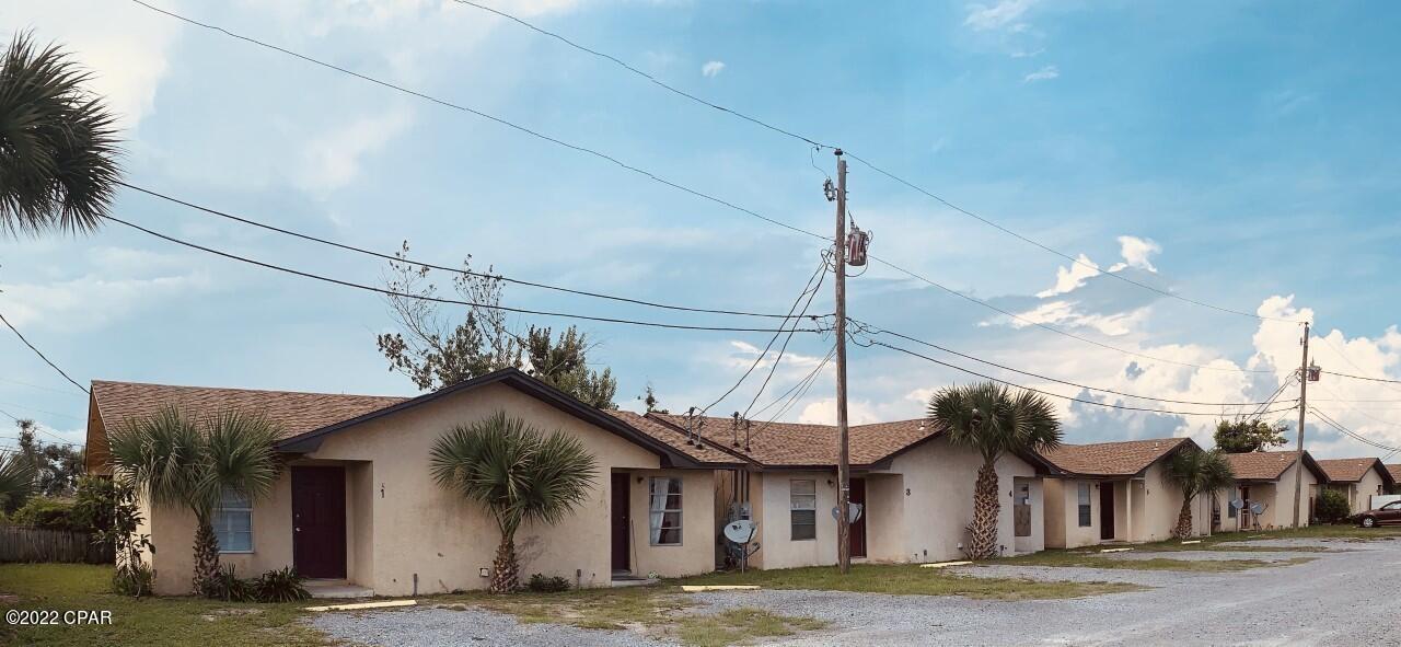 Great 1 bedroom unit with a walk-in closet. This unit has vinyl plank throughout, washer dryer hookups. And all you pay is electric, we pay water sewer trash pest control and lawn.

*Owner will consider accepting Section 8*

*Water, sewage, trash, pest control, and lawn maintenance included*


**No Pets**