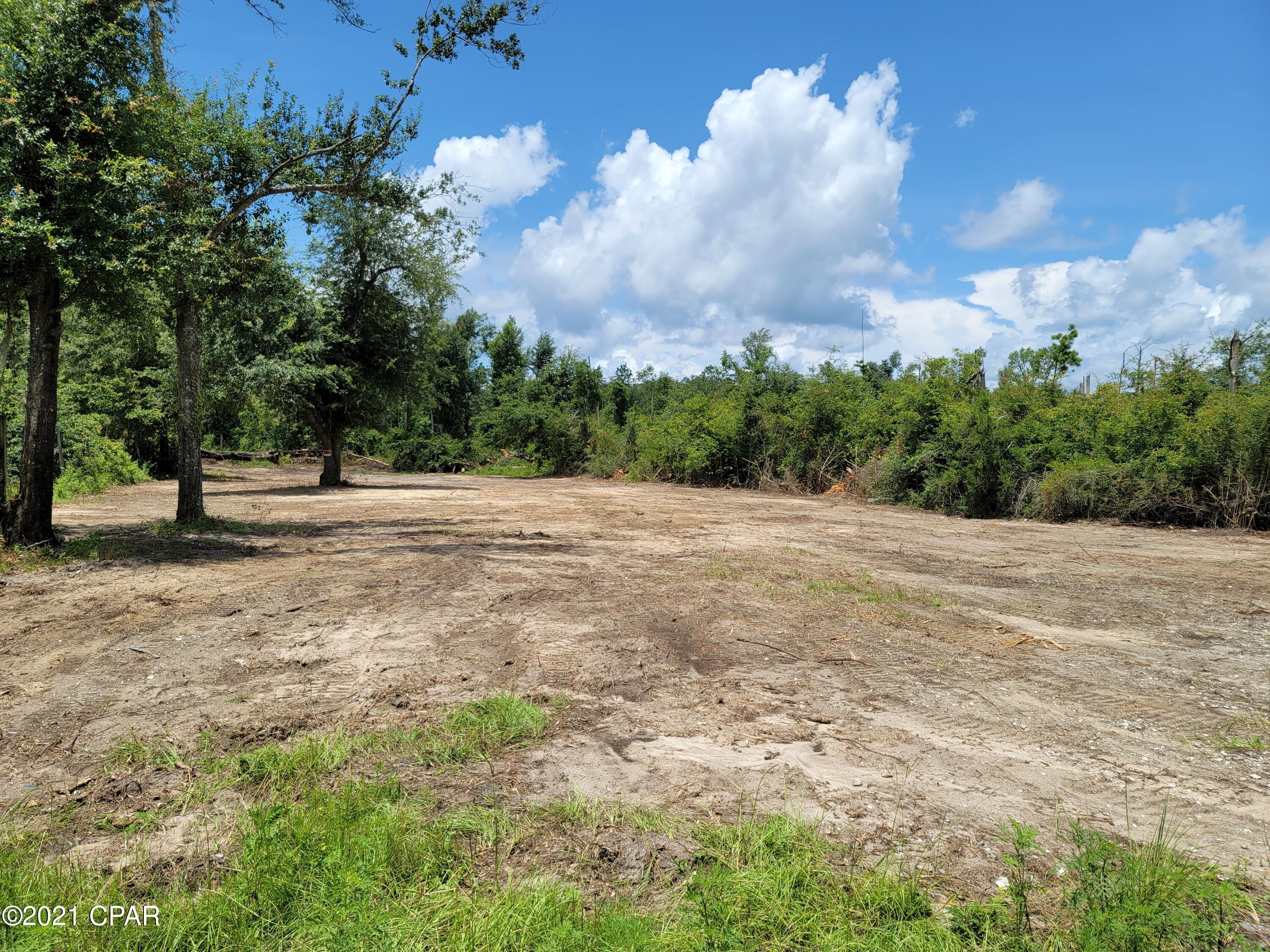 Cleared Vacant Land located in cul de sac. Build a home or put a Mobile Home on it. Seller states well is drilled but no pump. Please verify all information and sizes for accuracy.