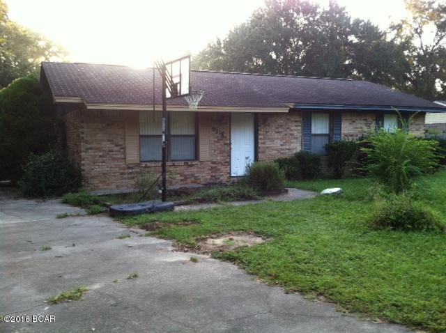 3/1 home in bear Creek on a large lot. All property sizes and ages are approximate, please measure and/or verify if important. 

School assignments are subject to change, please check with Bay County for most accurate information.

Deposit is the same as the rent.

Pets allowed with owner approval and NON REFUNDABLE pet fee applies per pet.  Breed restrictions apply.