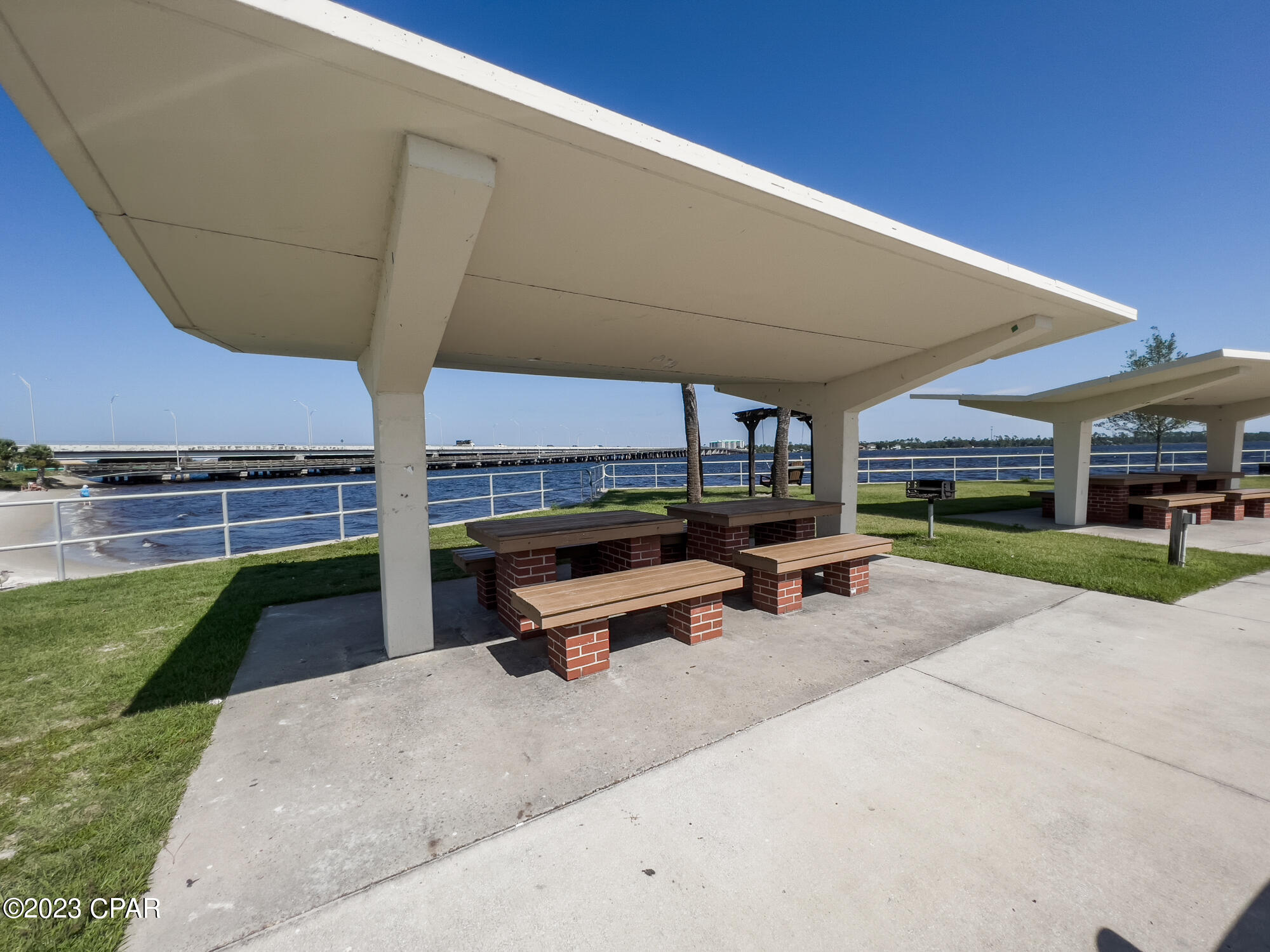 Bay Park Manor - Residential