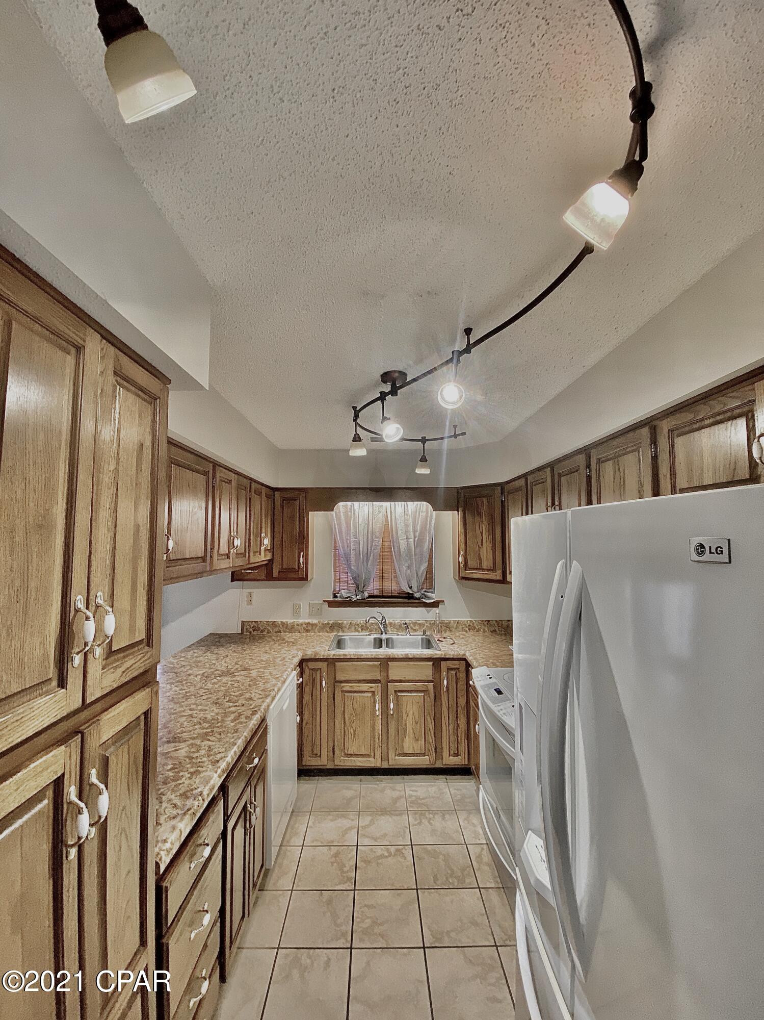 [No Recorded Subdiv] - Residential Lease