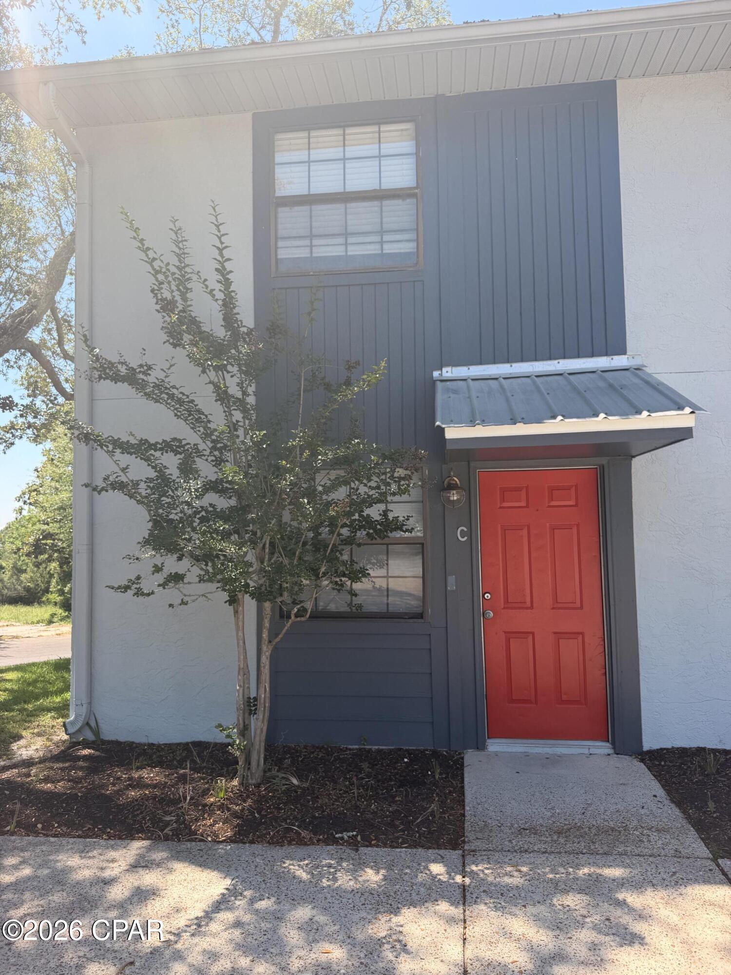 Available Now! 2 Bedroom 1.5 Bath end unit townhouse located in Historic St Andrews. Close to shopping and dinning and walking distance to St . Andrews bay. Washer and dryer hookups. All property sizes and ages are approximate, please measure and/or verify if important.
School assignments are subject to change, please check with Bay County for most accurate information. Deposit is the same as the rent. Pets NOT Allowed!