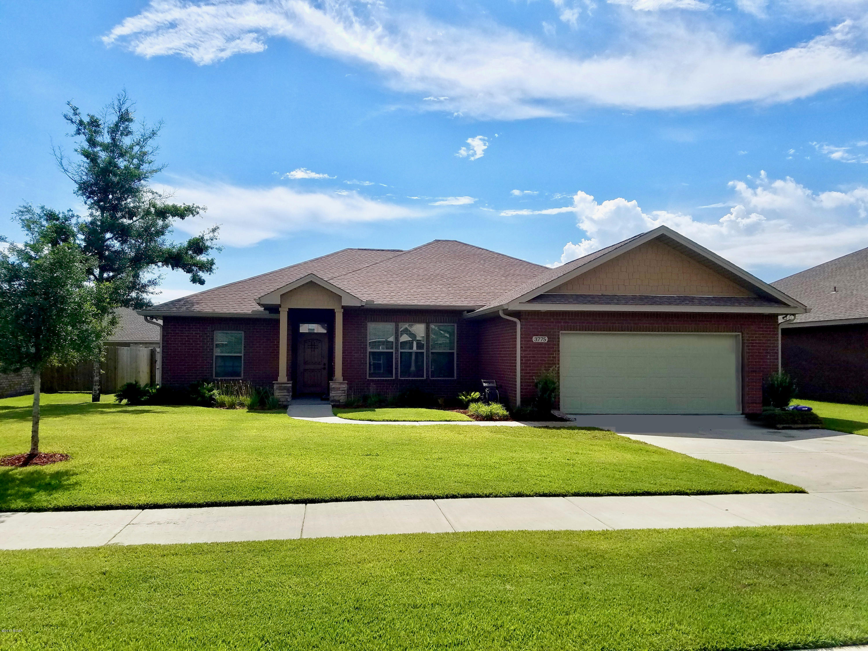Beautiful newer home in deed restricted Cedar Park! This is an all brick home with a 2 car garage. It features 10ft ceilings, granite counter tops, stainless steel appliances, tile and hardwood laminate flooring and a fully sodded yard with sprinkler system. The Master bathroom has a double vanity and a separate tub and shower! Cedar Park features 2 parks, a pavilion and a playground. Microwave, Hardwood floors, Air conditioning, Refrigerator, Dishwasher, Walk-in closets, Garage parking, Laundry room / hookups, Oven / range, Heat - electric, Pet Friendly