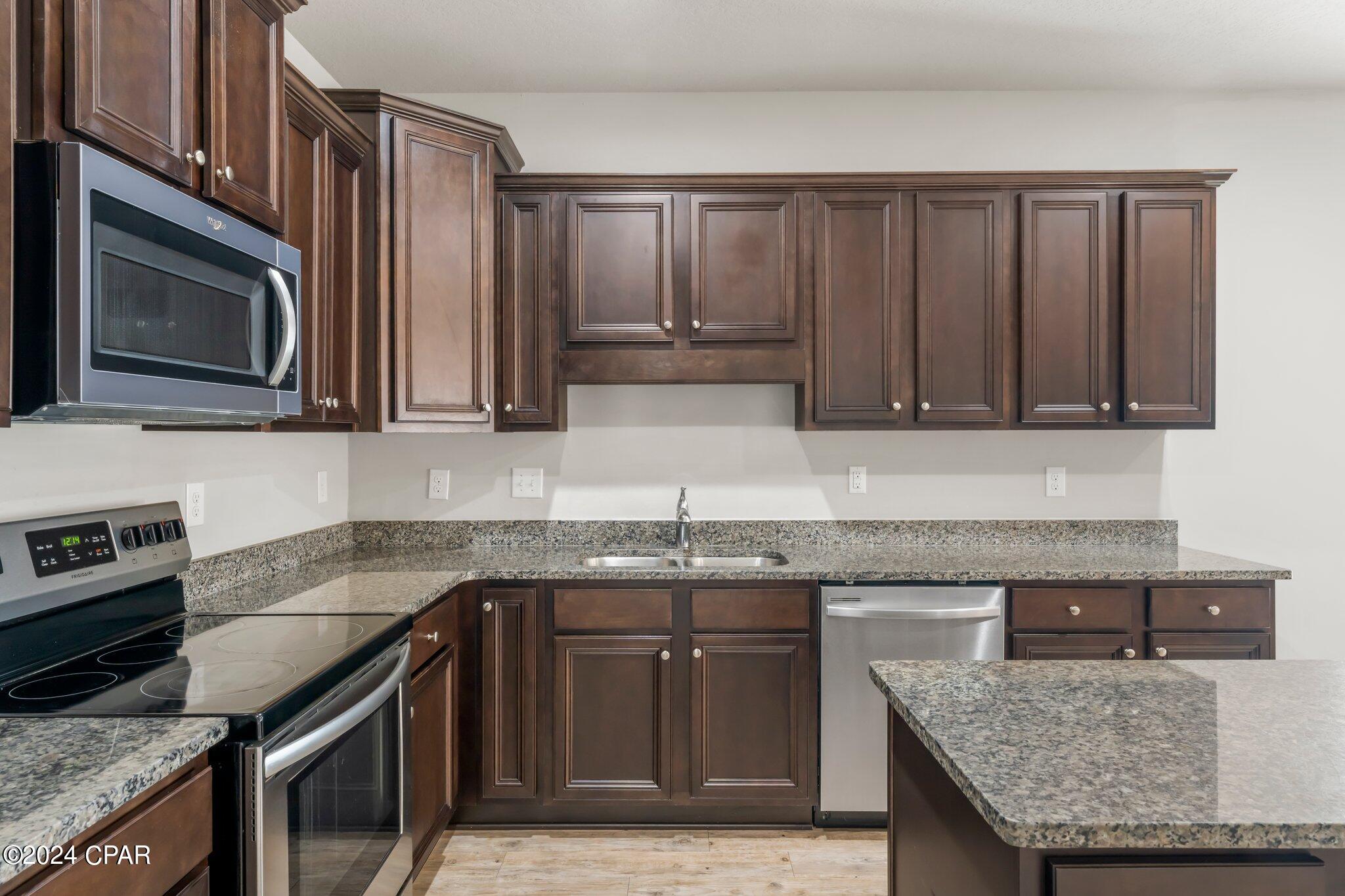 Village Of Mill Bayou/Shoreline Village Ph 1A - Residential Lease