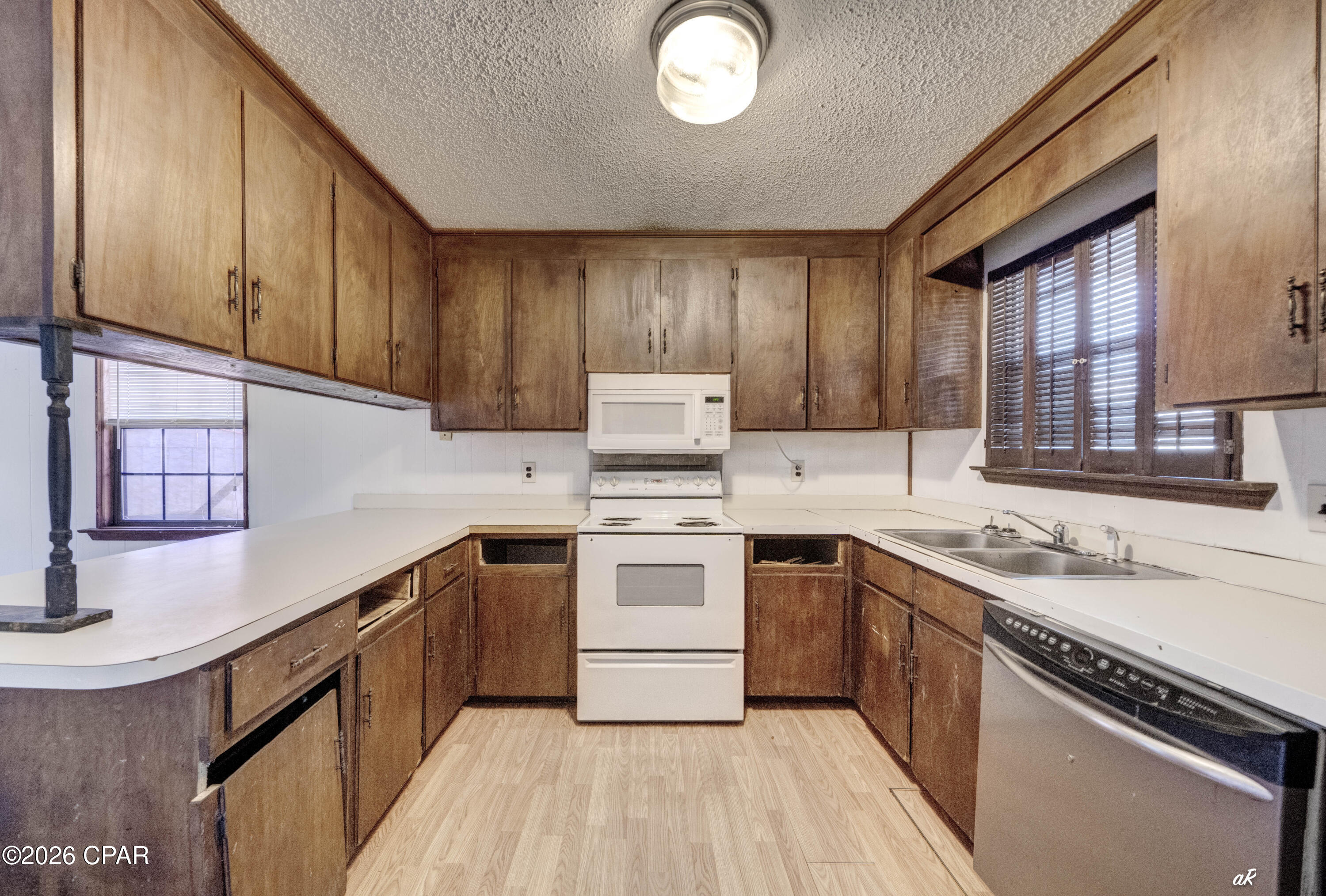 Bayside Park Unit 1 - Residential Lease