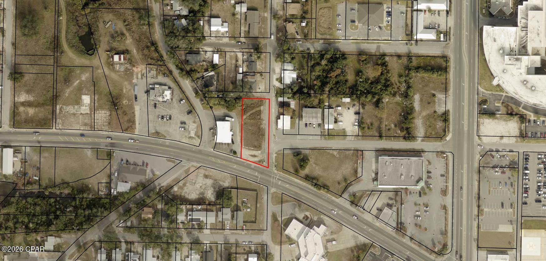 Property Overview:
  - Land Area: .39 acres with 88' frontage on Hwy 98 and 217' on Hamilton Ave.
  - Building Size: 55' x 90' metal structure featuring a 13' x 75' covered, dock-high loading area.
  - Clear Height: 20'
  - Customization: The interior can be customized to suit your specific requirements.
  - Availability: January 2027
  - Asking Price: $14 psf NNN with a $10 psf build-out allowance
Key Features:
  - Situated on a corner with a signalized intersection.
  - Located in Flood Zone ''X'' (high and dry).
  - Cross access to Massilina Drive, providing efficient entry and exit for delivery drivers.
  - Located within an Opportunity Zone.
