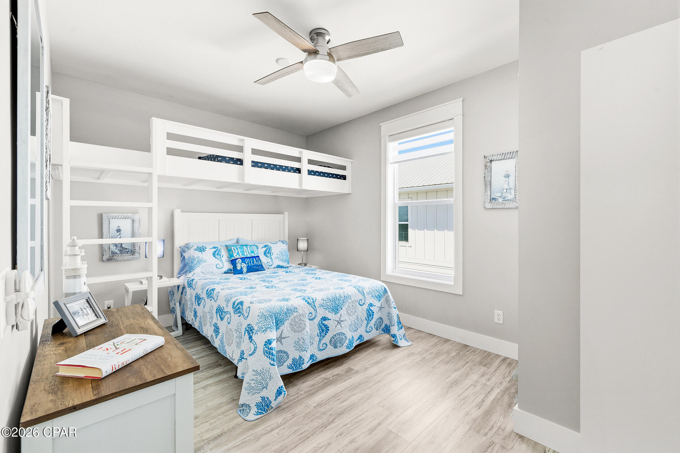 Laguna Beach Estates 7th Add - Residential