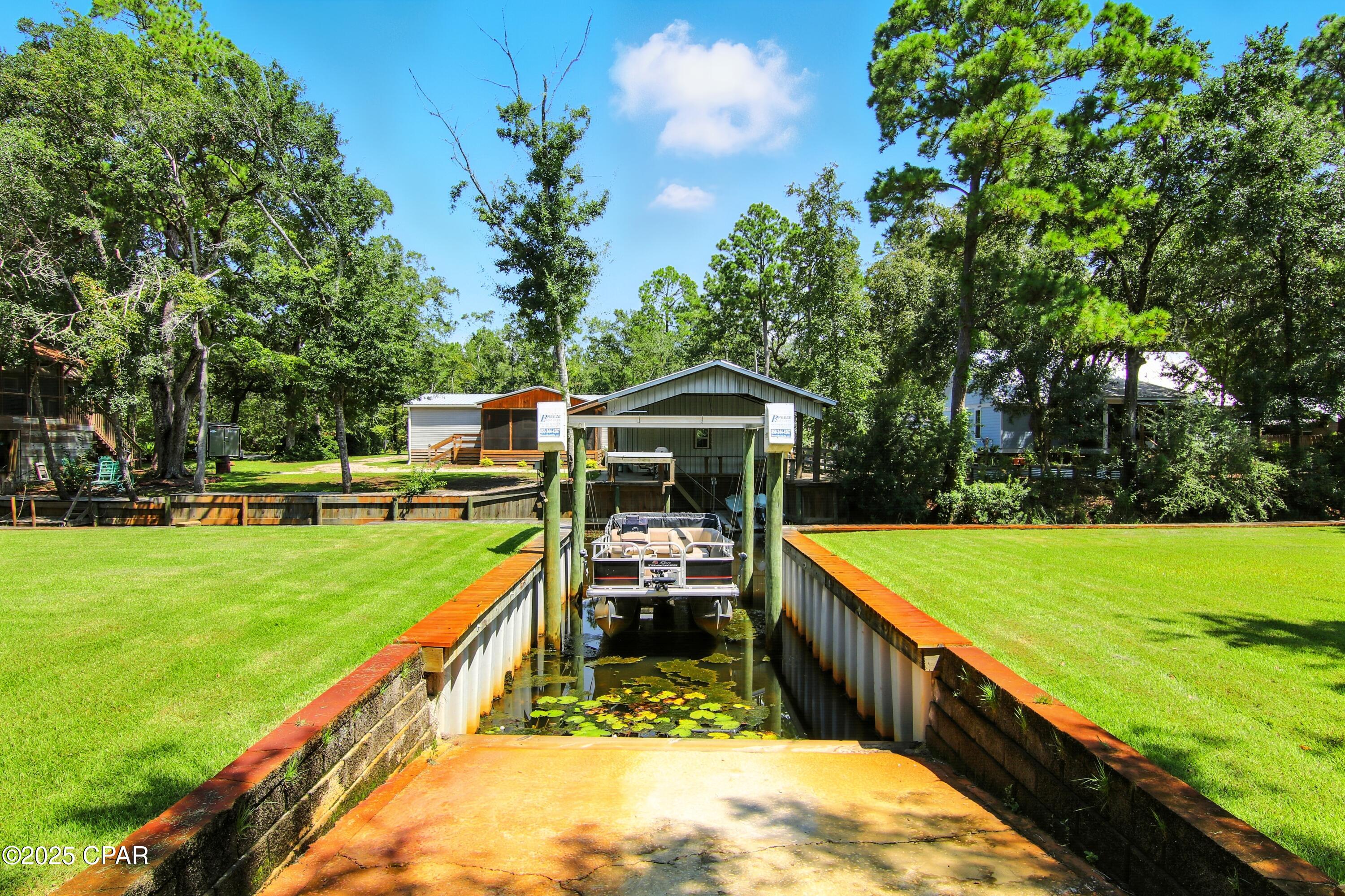 Twin Oaks 1st Add - Residential