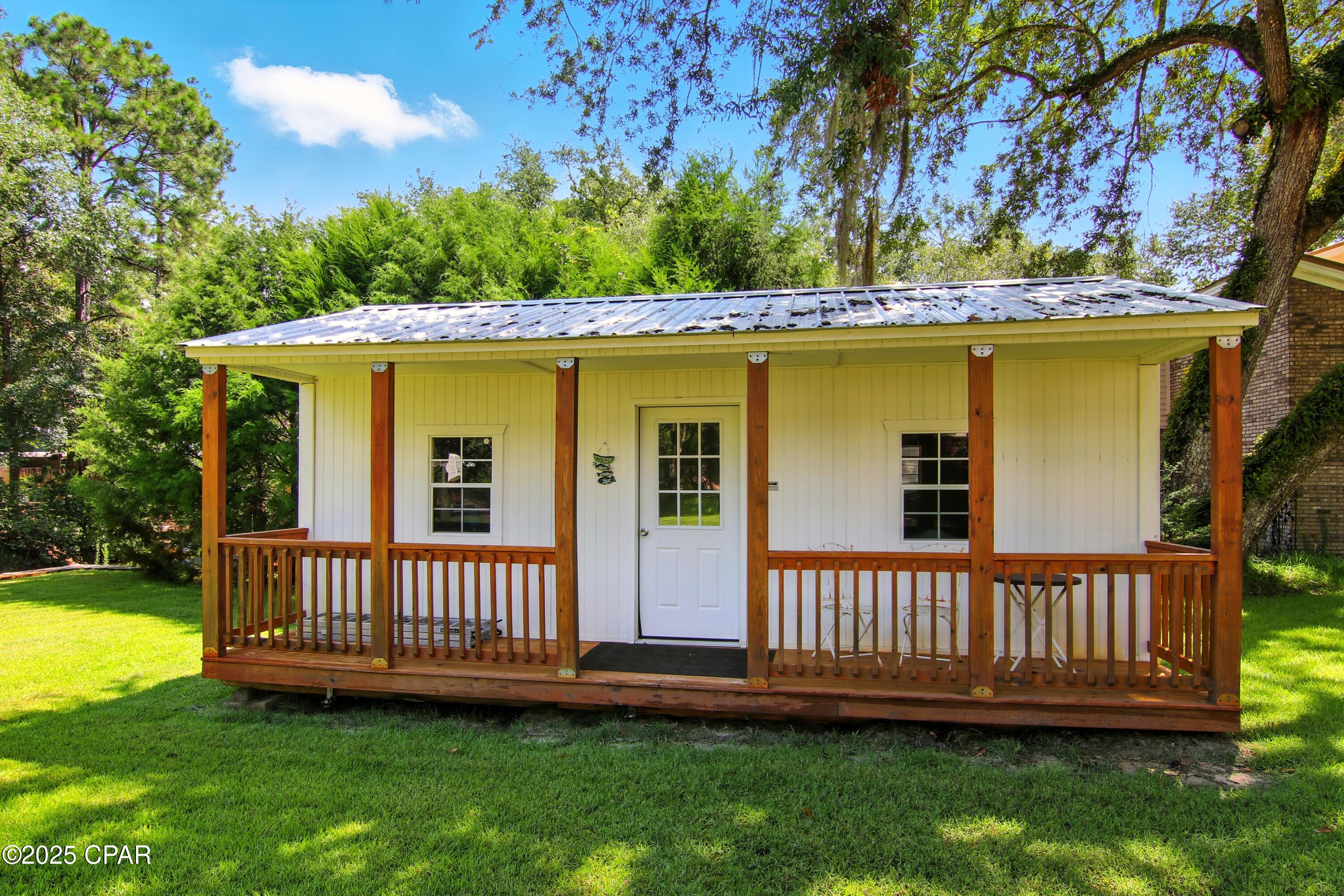 Twin Oaks 1st Add - Residential