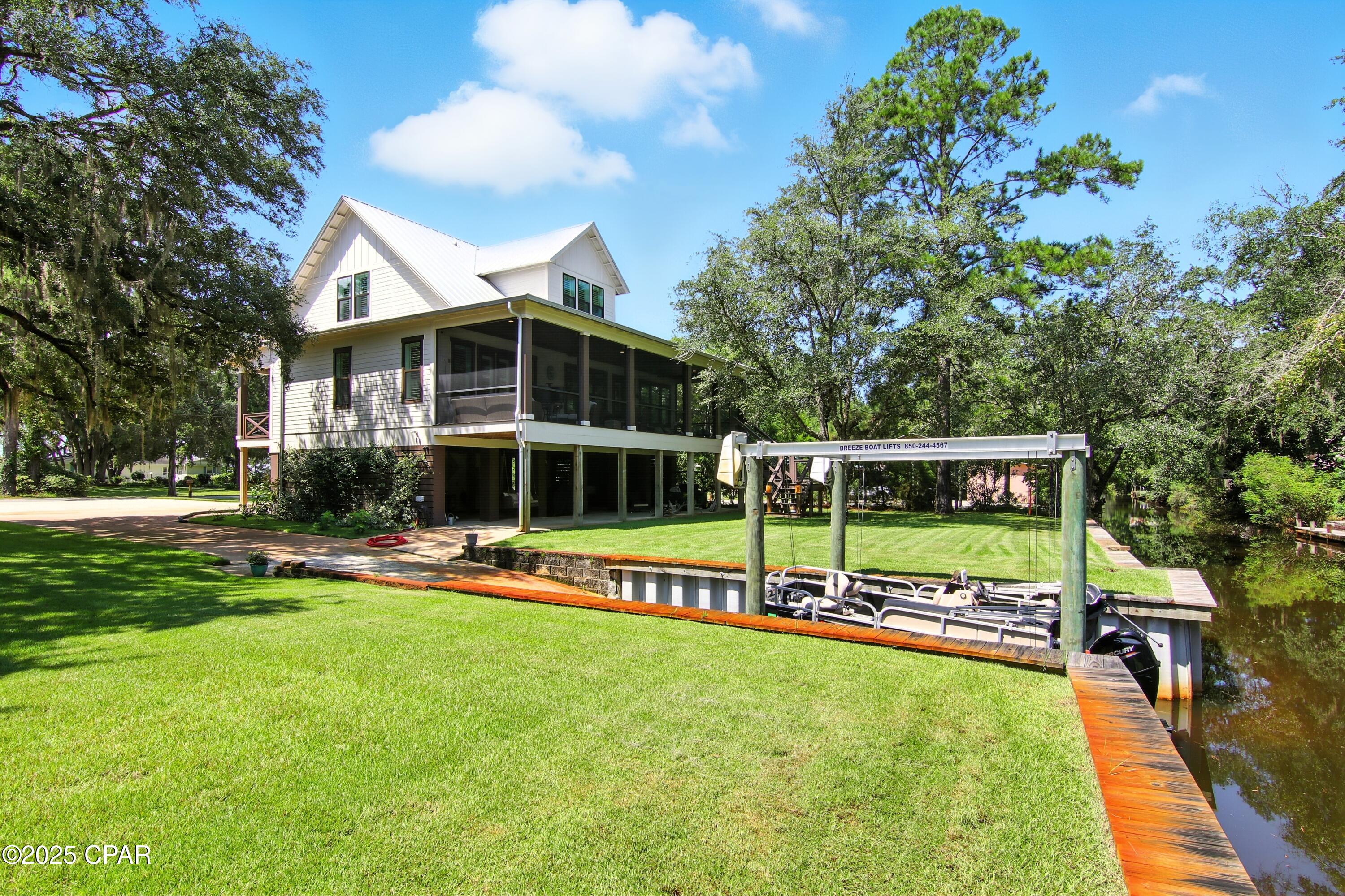 Twin Oaks 1st Add - Residential