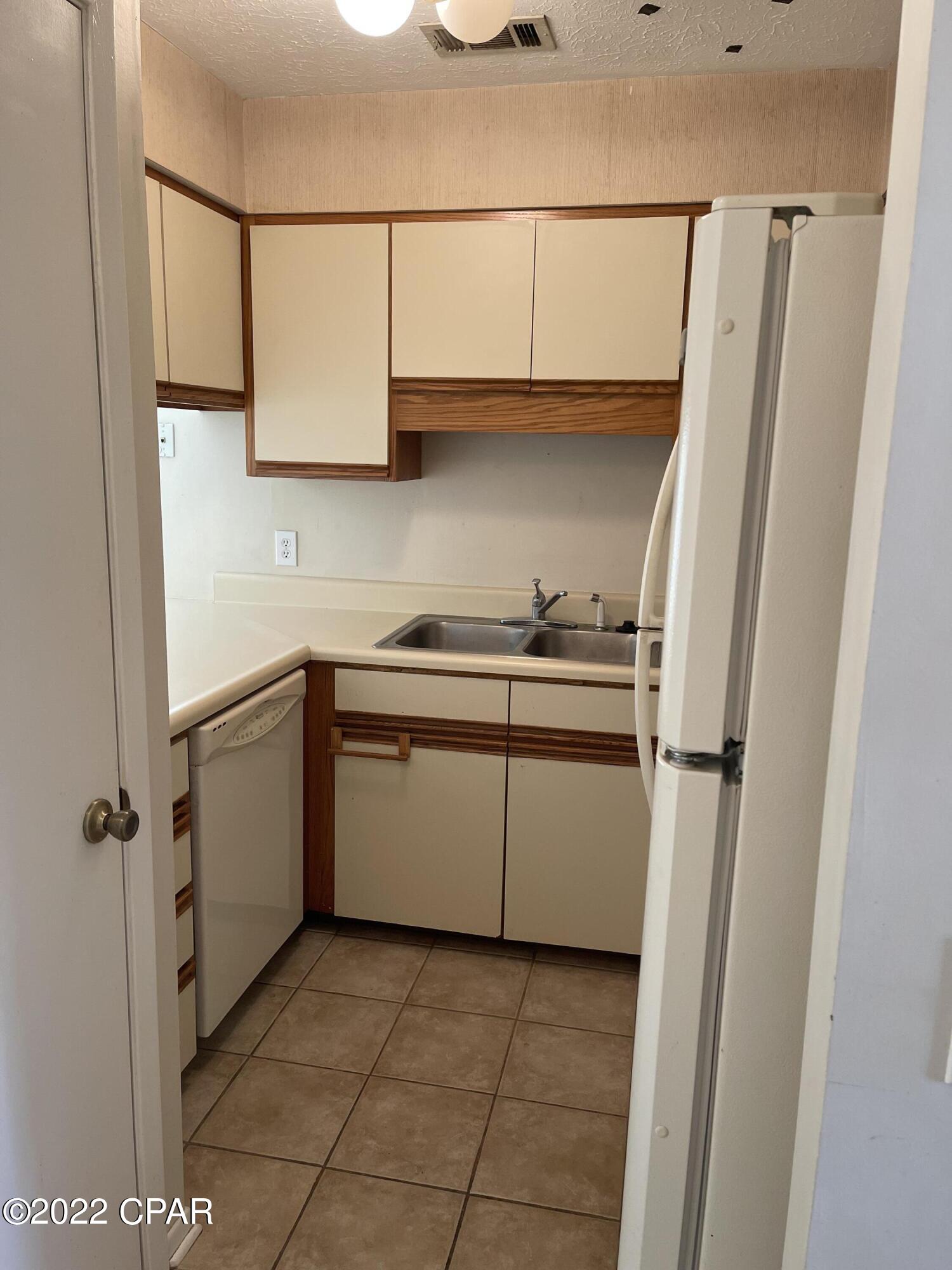Shade Tree Condo Ph II - Residential