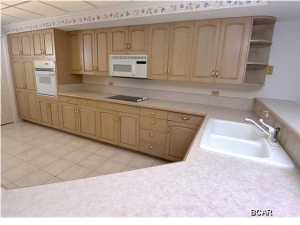 Summerwinds Condo - Residential