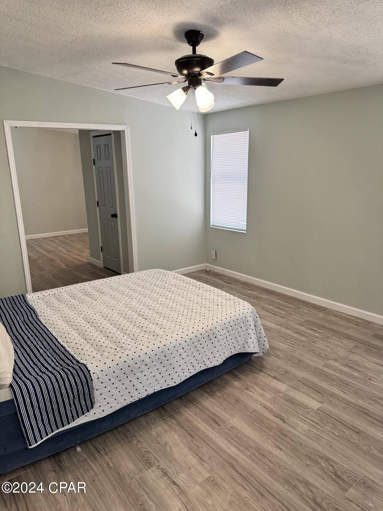 Woodview Est 1st Add - Residential