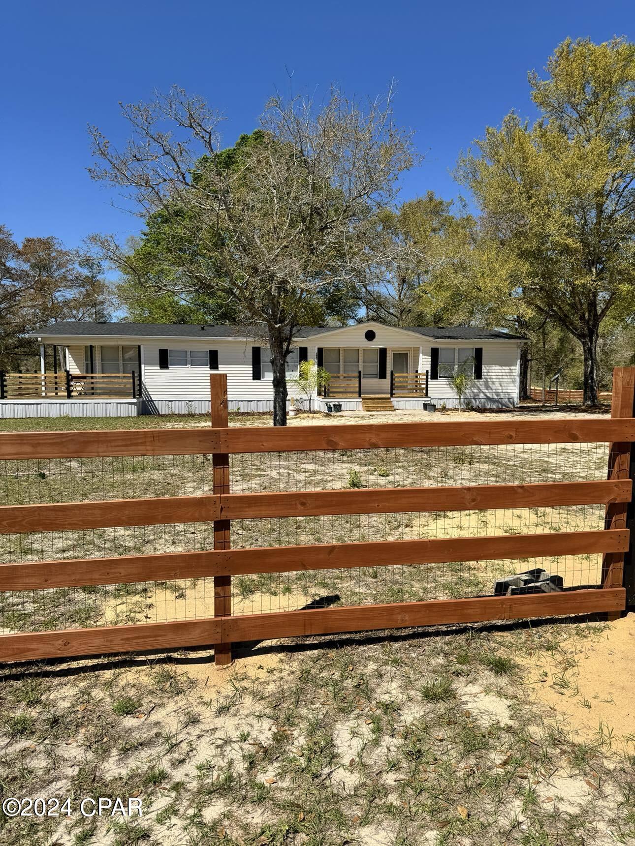 Woodview Est 1st Add - Residential