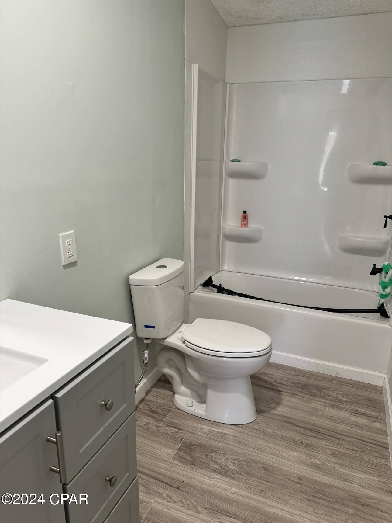 Woodview Est 1st Add - Residential