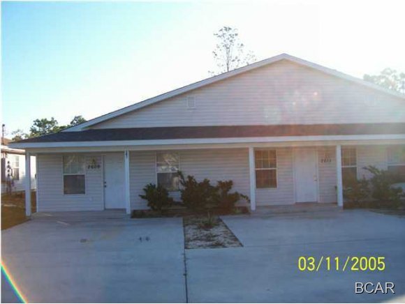 This is a 2 bedroom 2 bath apartment - part of a tri plex - located in the heart of Panama City Beach. It is close to shopping, dining, and just minutes to the beach.