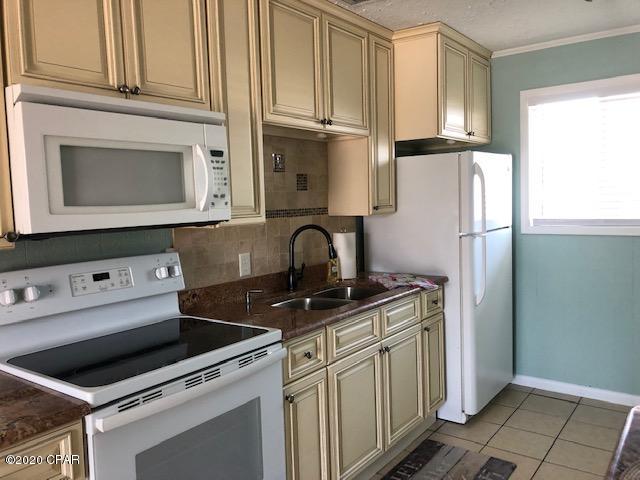 Lazy Daze Condo. - Residential