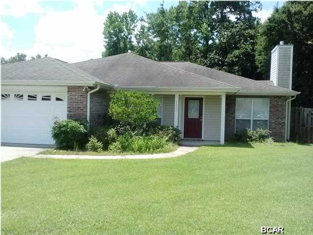 LYNN HAVEN 3BR 2BA BRICK HOME W/2 CAR GARAGE, GAS FIREPLACE, SCREENED IN PATIO WITH CEILING FANS, SUN DECK, LAWN SPRINKLER SYSTEM AND PRIVACY FENCED BACKYARD.
