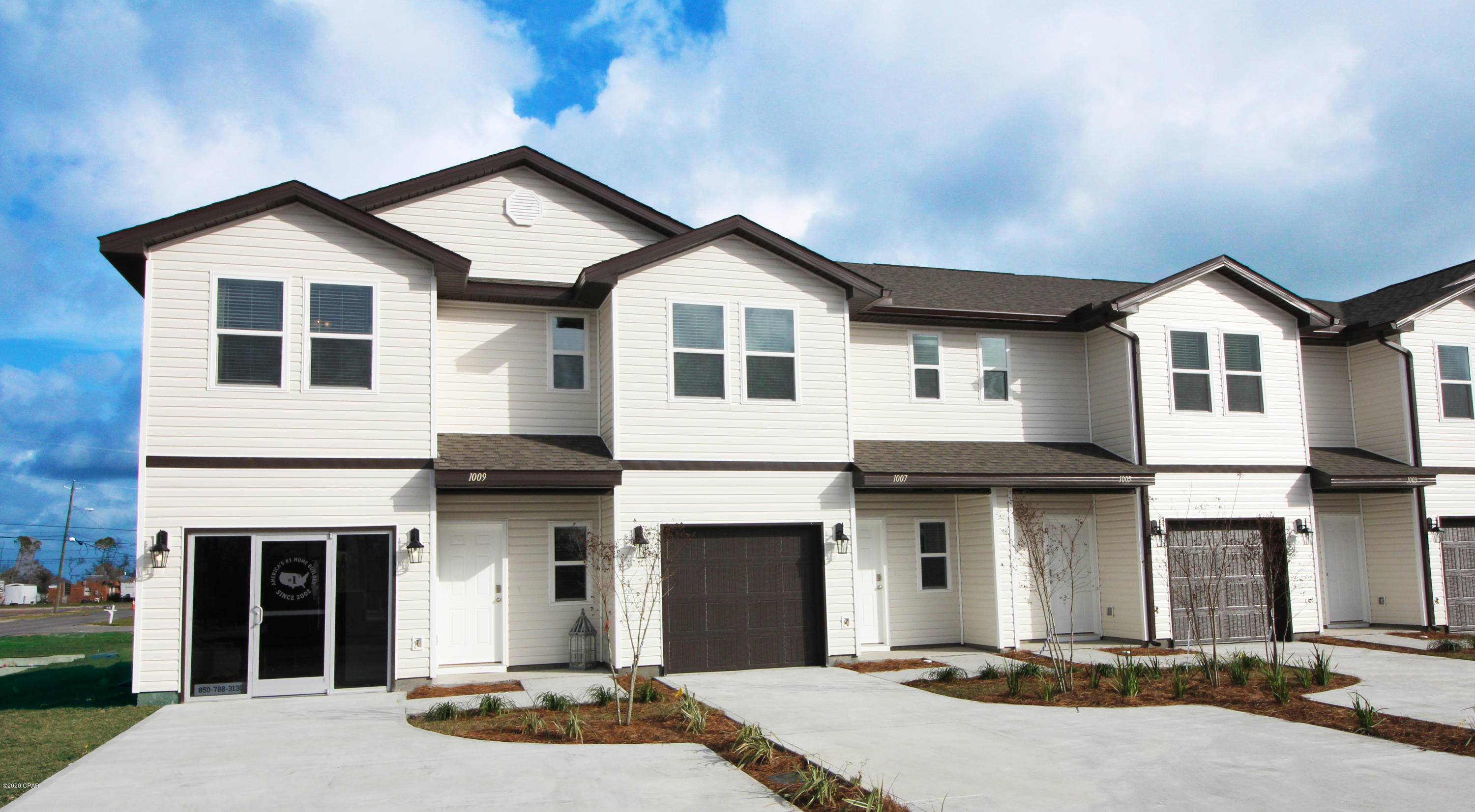 Welcome to Parkview Townhomes. Now leasing new townhomes featuring 3BR/2.5BA - 2 stories and a garage. LVP flooring throughout the common

areas and carpet in bedrooms. These units are unfurnished but come equipped with stainless appliances including stove microwave and dishwasher refrigerator

with ice maker and washer and dryer. Downstairs you will find a large kitchen with breakfast bar, open living area and half bath. All bedrooms are upstairs as well

as the laundry room. Style, substance and sustainability are the pillars of quality living at Parkview at Lynn Haven. This is a 100% rental townhome community.

Pet policy is 2 pets allowed. 70 lb. weight limit. •500 non-refundable for 1st pet. $300 for the 2nd. •Monthly pet rent of $25. All fees and charges noted are per pet.