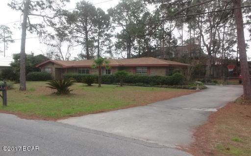 Large brick home located in the Forest Park area which is close to schools, shopping, dining, and entertainment. This home features a formal dining area, a spacious great room, a den, and a split bedroom floor plan. The great room is spacious and features vaulted ceilings, and a wood burning fireplace. The large fenced in yard is perfect for enjoying the warm Florida summers. Small dogs are possible and cats as long as the cats are declawed.