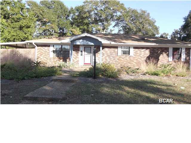Very nice home that is centrally located with breakfast bar, open floor plan, separate laundry room with washer and dryer, 1-car carport, fenced back yard, and covered patio. Yard maintenance​​‌​​​​‌​‌​​​​‌​​‌​​​​‌‌ included.