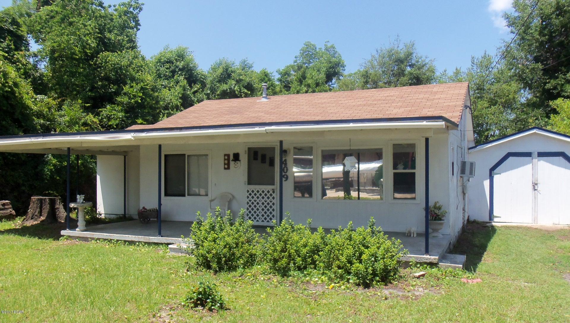 2 BR 1 BA Home close to businesses and shopping.  All sizes are approximate, please verify if important.  School assignments are subject to change, please check with Bay County for most accurate information.  Pets allowed with owner approval and Non Refundable pet fee of $150.00 per pet.  Breed restrictions apply.