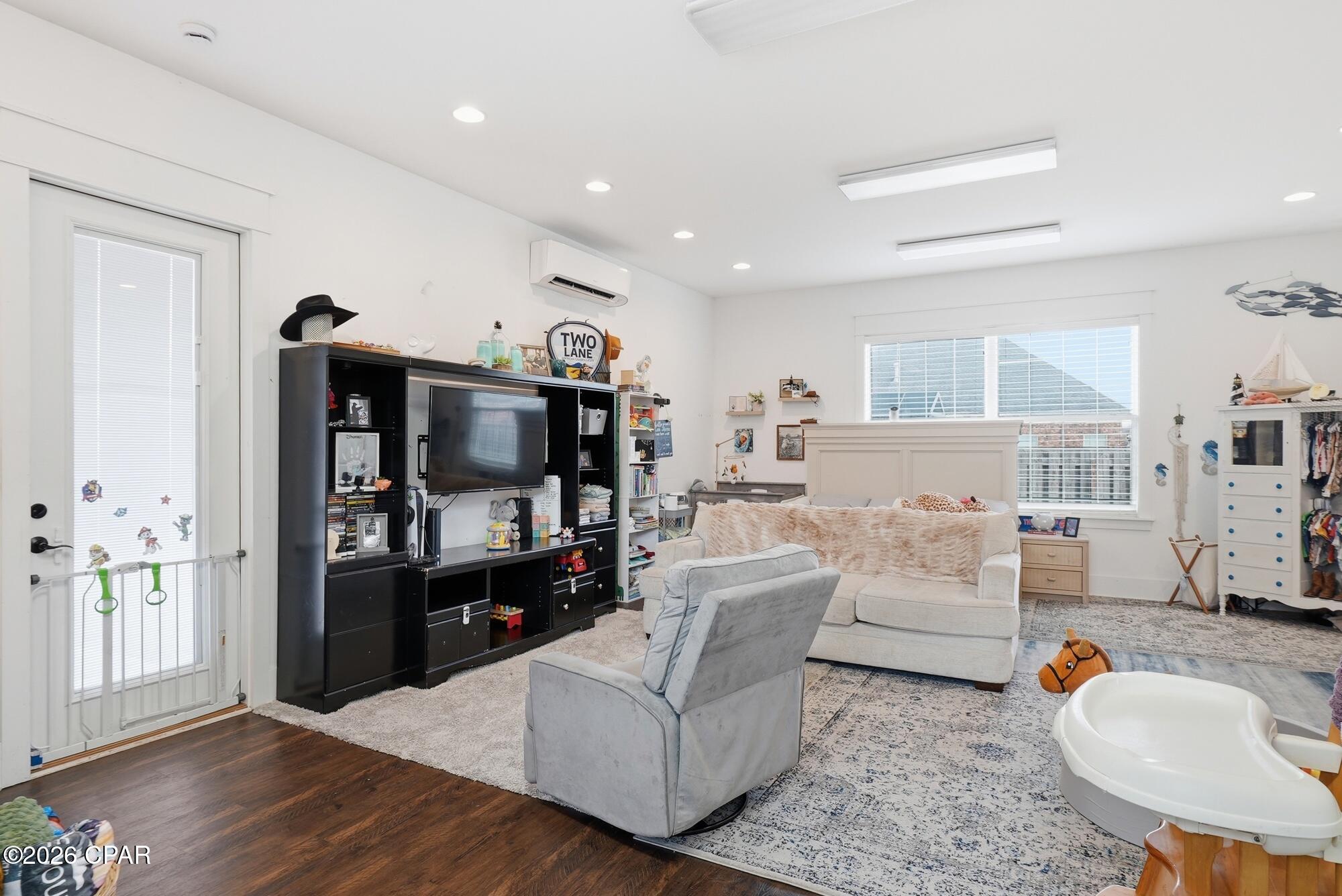 The Meadows & The Pointe - Residential