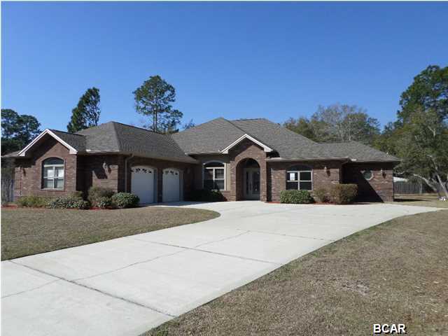 Beautiful all brick well maintained 3 bed 3 bath home located in a very popular Deer Point Lake area. Close proximity to the boat landing. New Stove, interior paint and carpet. Kitchen offers large panty with breakfast bar. The living area has a built in entertainment center and electric fireplace for your enjoyment. Seller will offer an allowance up to $500 to owner occupant Buyer's purchase of a home warranty of their choice. IN ADDITION to normal Buyer closing costs, Buyer pays Doc Stamps on the Deed, closing service fee of $250, electronic recording fee of $27. Seller does not complete mold or problem drywall remediation or provide any type of clearance or certification to the buyer. Closing cost assistance cannot go towards transfer taxes (doc stamps on the deed or