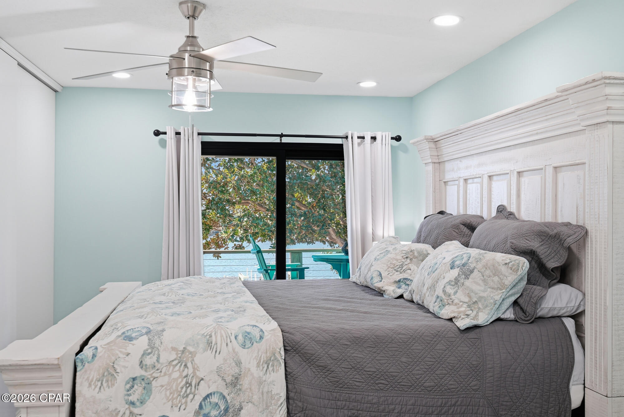 Quarter Deck Condo. - Residential