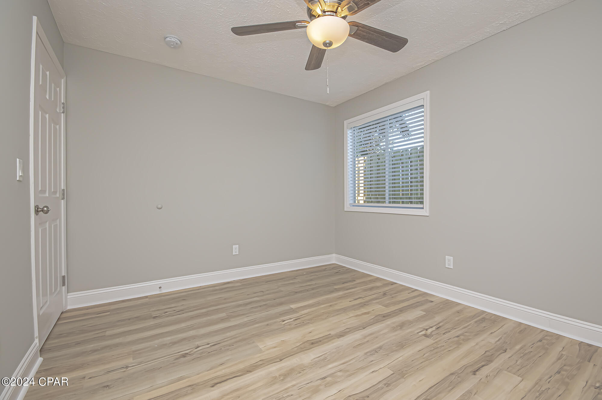 Bay Park Manor - Commercial Sale