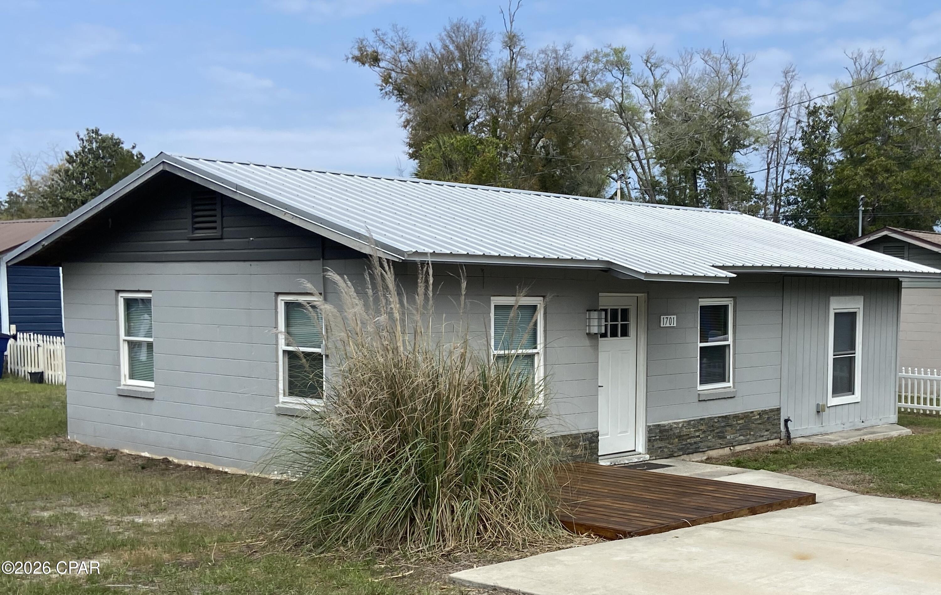 Charming Opportunity in the Heart of Panama City!
Welcome to 1701 Louise Ave -- a cozy 2-bedroom 2-bath home perfectly located near shopping, dining, schools, and just a short drive to the beaches and waterfront. This property offers the ideal blend of convenience and potential, making it a great choice for first-time buyers, downsizers, or investors looking for a solid rental opportunity.
Inside, you'll find a functional layout with new appliances and a home filled with natural light. New roof in 2022 (with wind mit report), new HVAc in 2024, new parking pad and front deck.
Whether you're looking for an affordable primary residence or an income-producing property in a growing area, this Panama City gem is packed with value and possibilities. Don't miss your chance to own a home in a great central location!