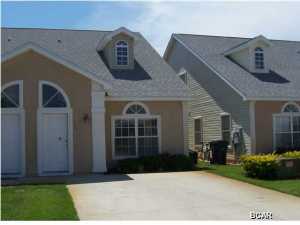 Palm Cove town home with 3 bedrooms, 2.5 baths. Lots of windows with great room and breakfast bar. This unit comes with a washer and dryer. Master bedroom is downstairs with separate bath. Two spare bedrooms are upstairs with jack and jill bathroom. Complex features community pool and volleyball.