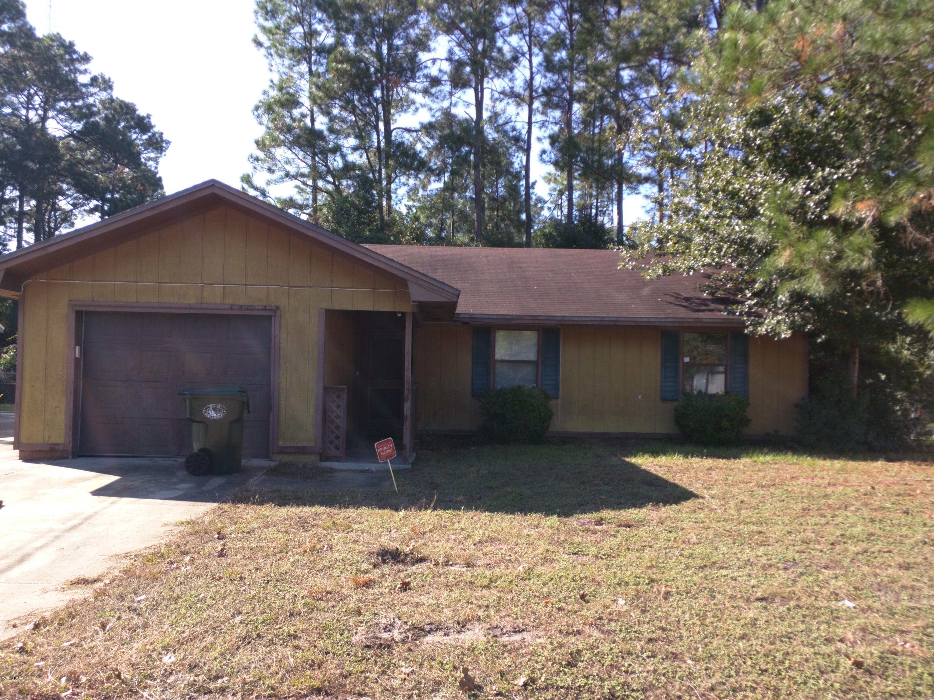 YNN HAVEN-PINE FOREST ESTATES, Immaculate,3BR/2BA ,single car garage,open floor plan,eat in kitchen,french doors open onto covered patio, brick wood burning fireplace in family room, walk in closet in master, linen closet in master as well. Lots of extra concrete poured for extra vehicles,RV or wave runners. Large storage shed in the back yard for all your toys and equipment.