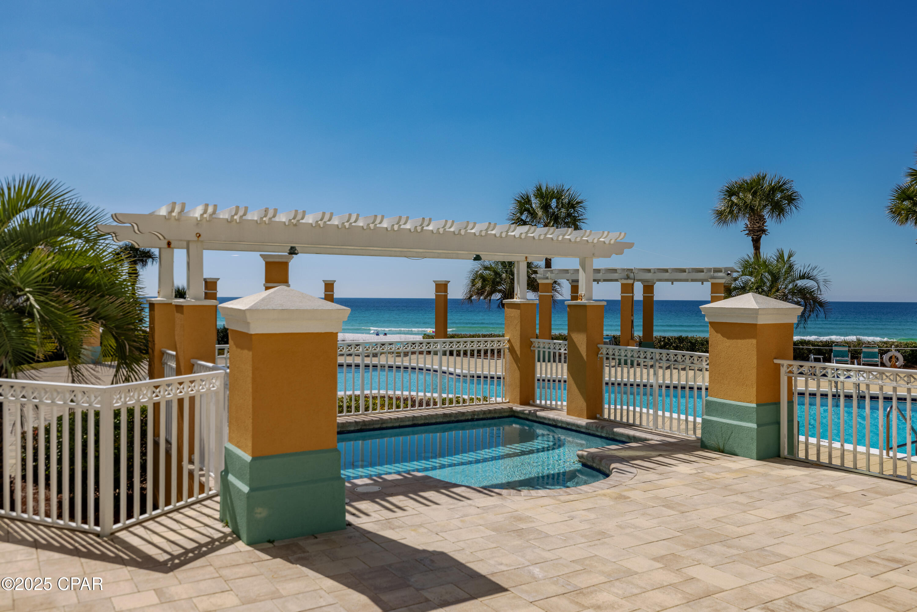 En Soleil Condo - Residential